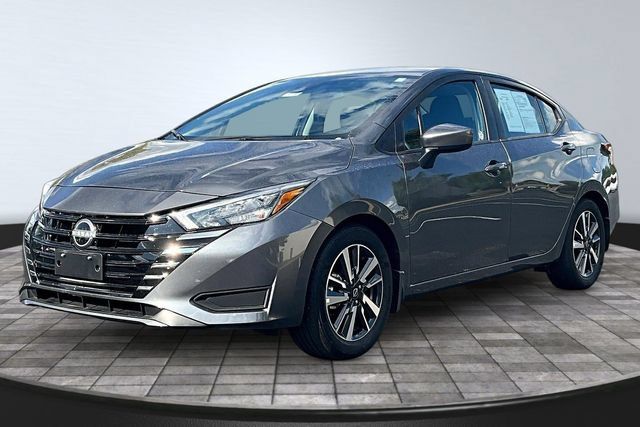 Used 2025 Nissan Versa SV w/ Trunk Package FWD image 1