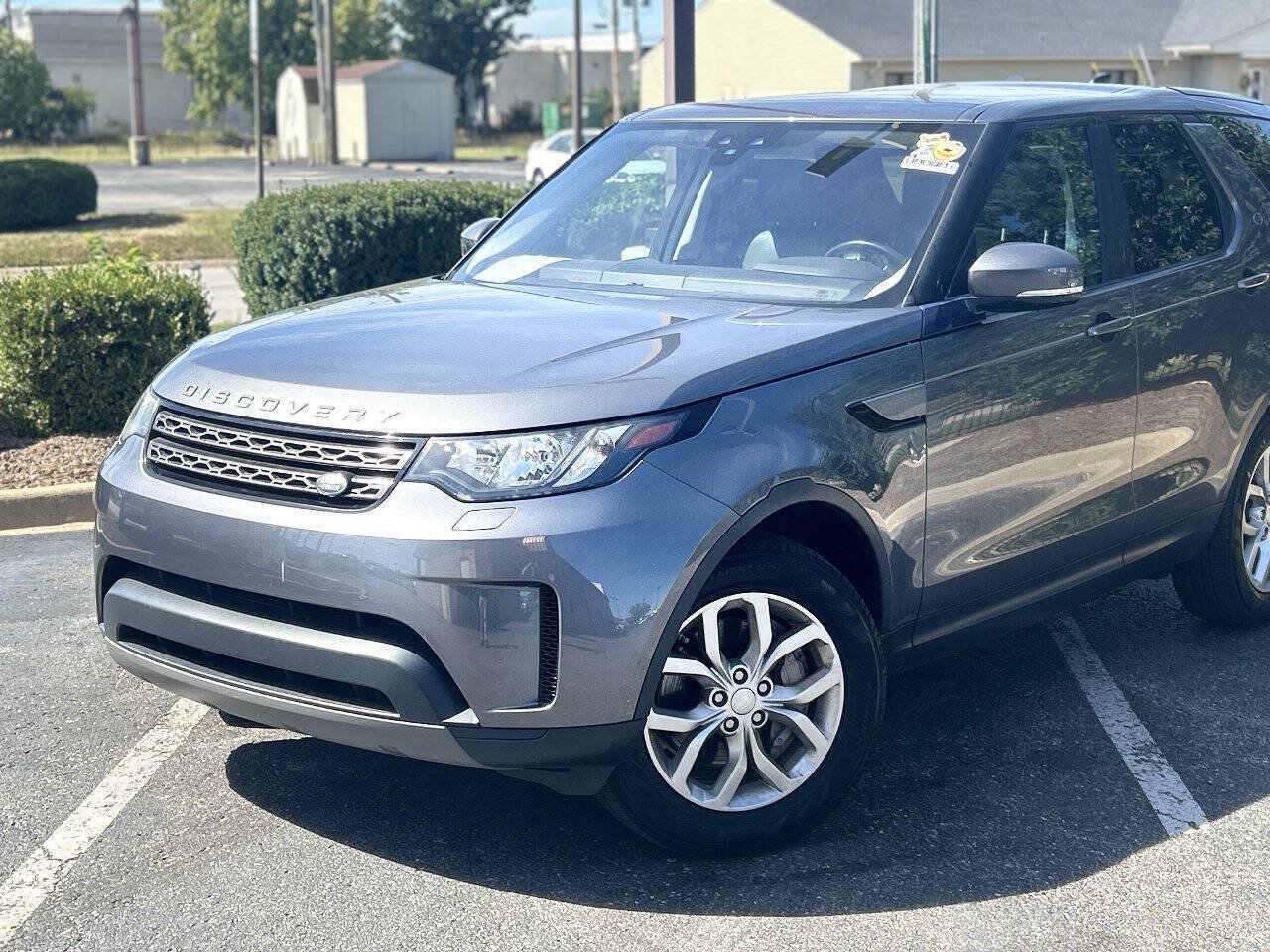 Used 2018 Land Rover Discovery SE AWD/4WD image 2
