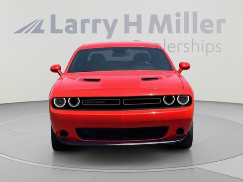 Used 2020 Dodge Challenger SXT RWD image 9
