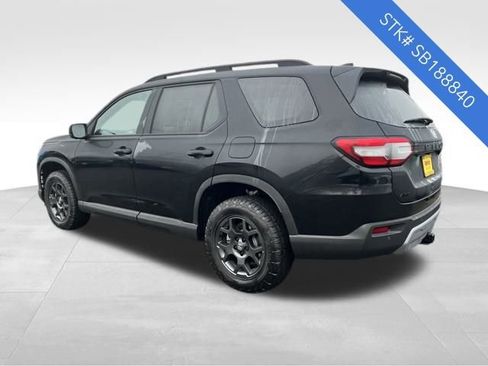New 2025 Honda Pilot TrailSport image 6