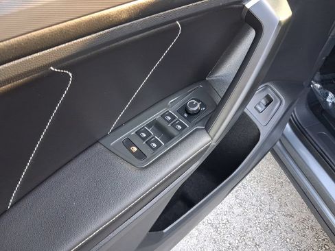 Used 2024 Volkswagen Tiguan SE FWD image 16