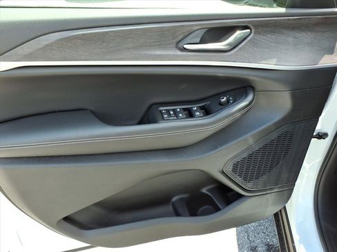 New 2026 Jeep Grand Cherokee L 4WD image 8