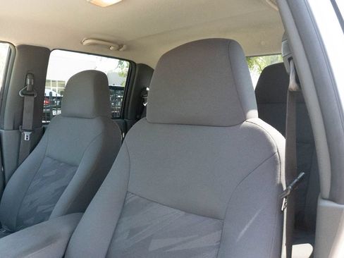 Used 2005 Chevrolet Colorado LS RWD image 16