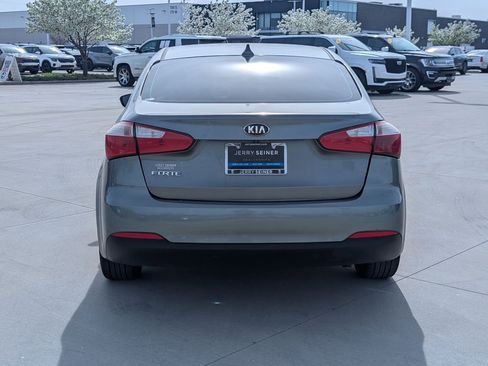 Used 2016 Kia Forte LX w/ LX Popular Plus Package image 4
