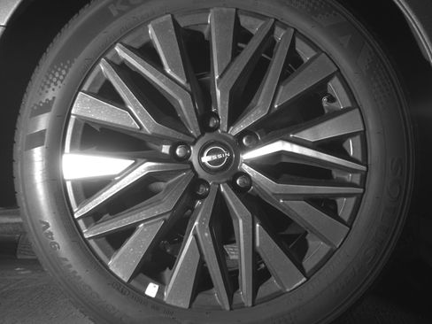 Used 2025 Nissan Altima 2.5 SV FWD image 15
