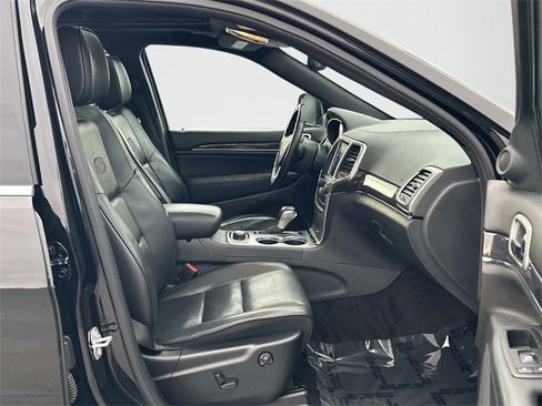 Used 2018 Jeep Grand Cherokee Overland image 21