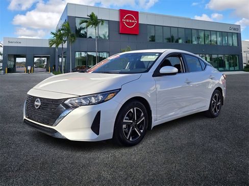 Used 2024 Nissan Sentra SV image 3