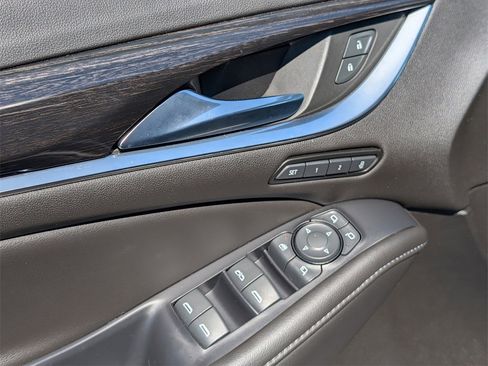 Used 2021 Buick Enclave Avenir w/ Avenir Technology Package image 11