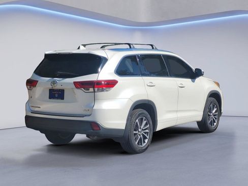 Used 2018 Toyota Highlander XLE FWD image 5