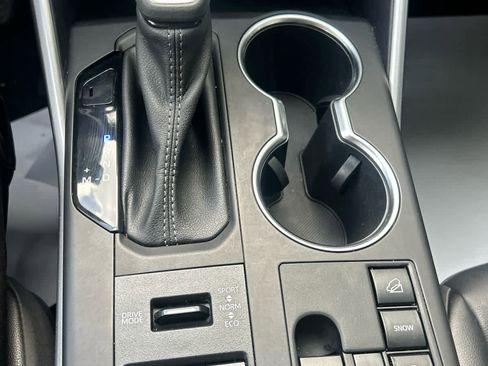 Used 2023 Toyota Highlander XLE image 15