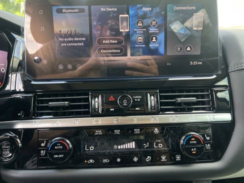 New 2026 Nissan Pathfinder Platinum w/ Accent Package AWD/4WD image 5