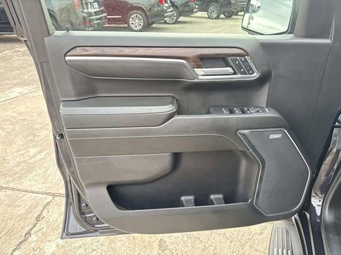Used 2024 GMC Sierra 1500 SLT image 42
