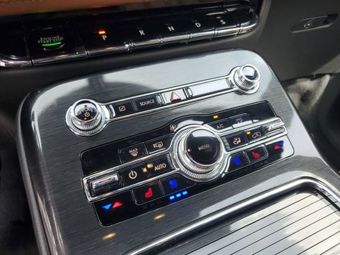 Used 2023 Lincoln Nautilus Reserve image 27