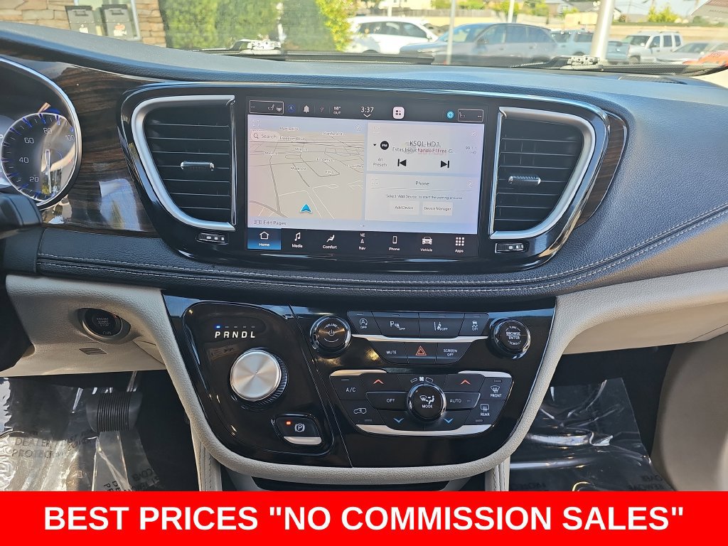 Used 2023 Chrysler Pacifica Limited FWD image 21