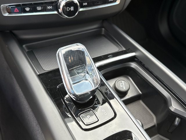Certified 2026 Volvo XC60 B5 Plus AWD/4WD image 17