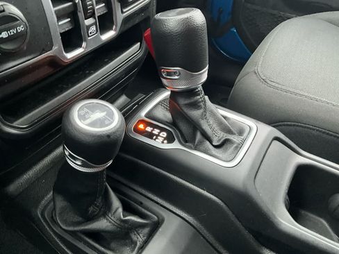 Used 2023 Jeep Wrangler Unlimited Sport AWD/4WD image 13