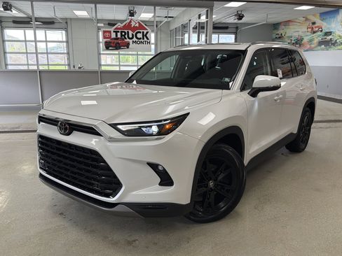 New 2026 Toyota Grand Highlander AWD image 1