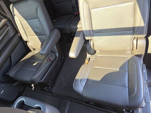Used 2021 GMC Yukon Denali w/ Denali Premium Package AWD/4WD image 32