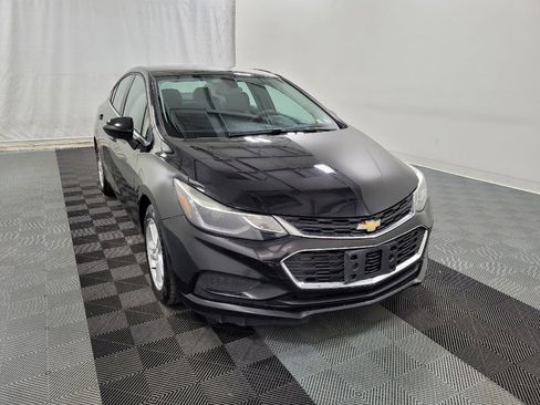 Used 2018 Chevrolet Cruze LT FWD image 14