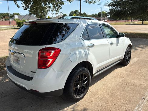 Used 2017 Chevrolet Equinox Premier w/ Enhanced Convenience Package FWD image 5