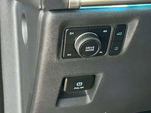 Used 2025 Ford Expedition Max Platinum w/ Stealth Appearance Package image 27