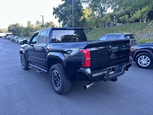 Certified 2026 Toyota Tacoma TRD Sport AWD/4WD image 4