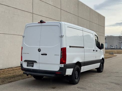 Used 2021 Mercedes-Benz Sprinter 2500 image 8