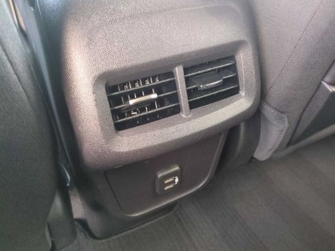 Used 2024 GMC Terrain SLE FWD image 20