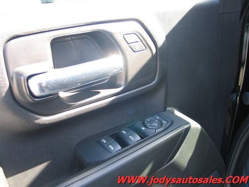 Used 2022 Chevrolet Silverado 2500 W/T w/ WT Fleet Convenience Package AWD/4WD image 3