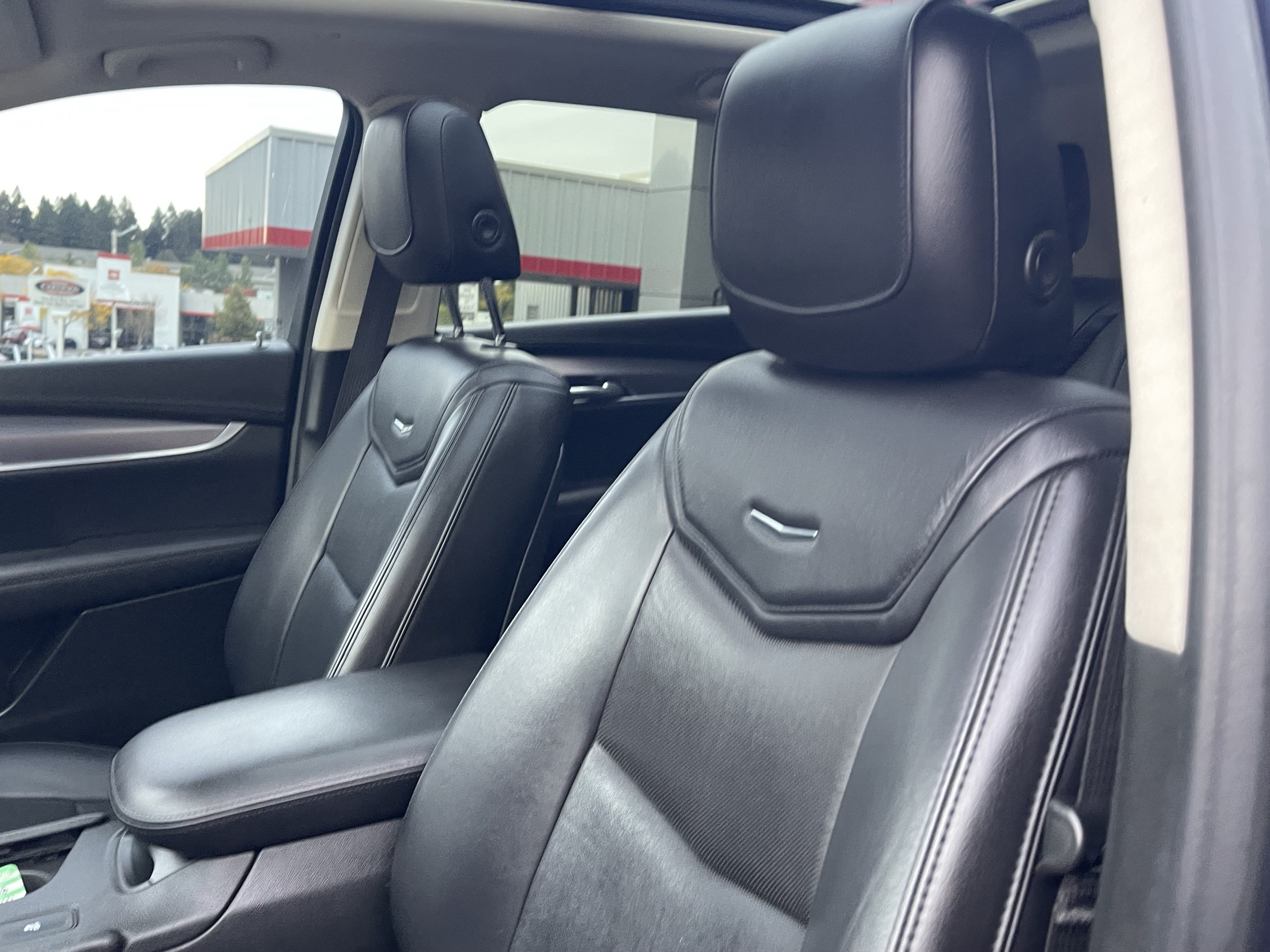 Used 2018 Cadillac XT5 Luxury w/ Driver Awareness Package FWD image 20