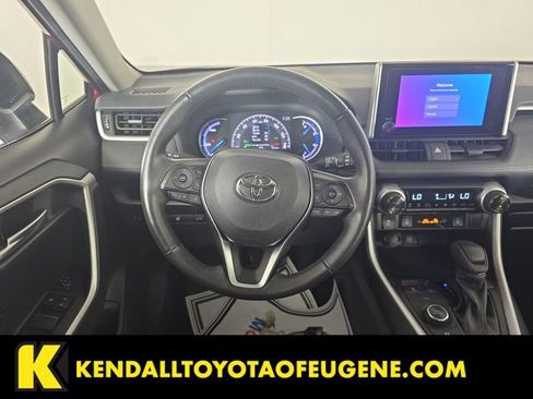 Used 2025 Toyota RAV4 XLE w/ Convenience Package AWD/4WD image 17