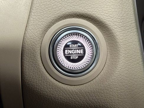 Used 2021 Mercedes-Benz C 300 Sedan image 24