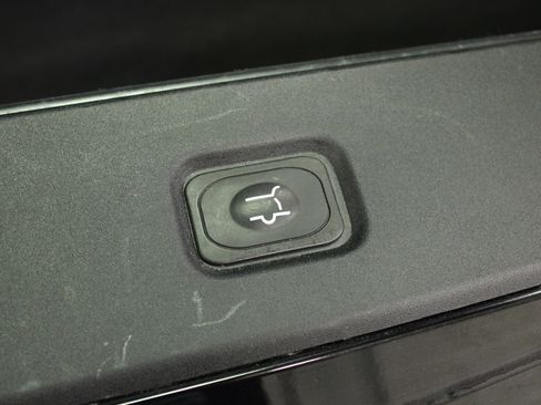 Used 2025 Lincoln Navigator Reserve image 15