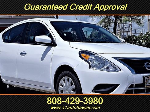 Used 2018 Nissan Versa SV FWD image 4