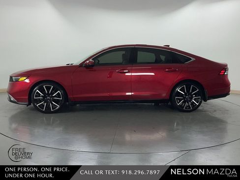 Used 2024 Honda Accord Touring image 9