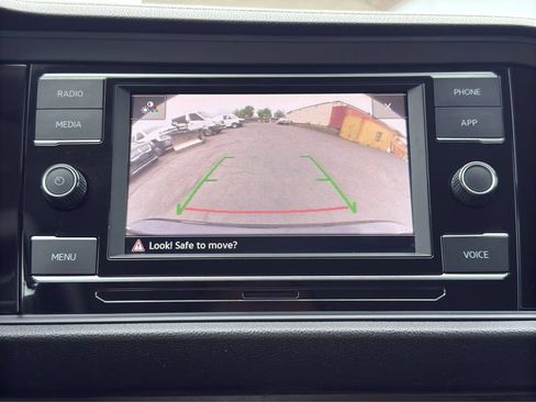 Used 2024 Volkswagen Jetta SE FWD image 25