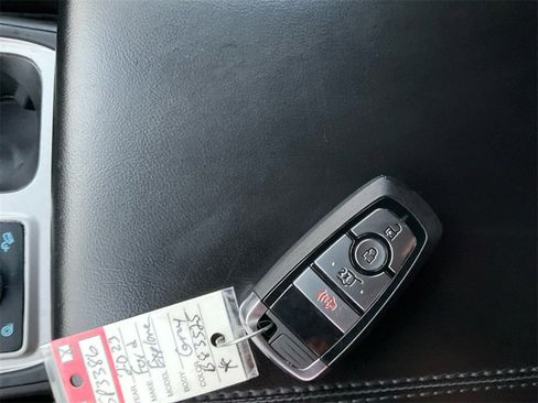 Used 2023 Ford Explorer XLT image 37