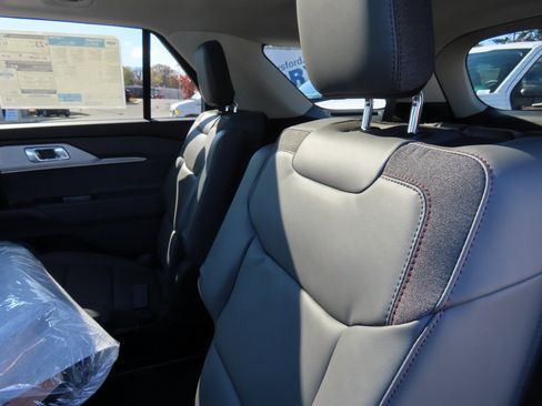 New 2026 Ford Explorer Active image 16