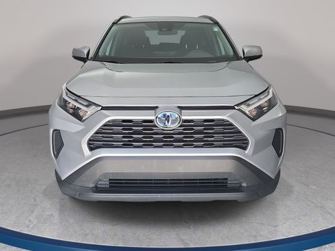 Used 2024 Toyota RAV4 XLE AWD/4WD image 2