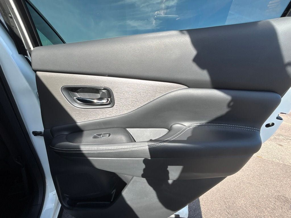 Used 2024 Nissan Murano SL AWD/4WD image 41