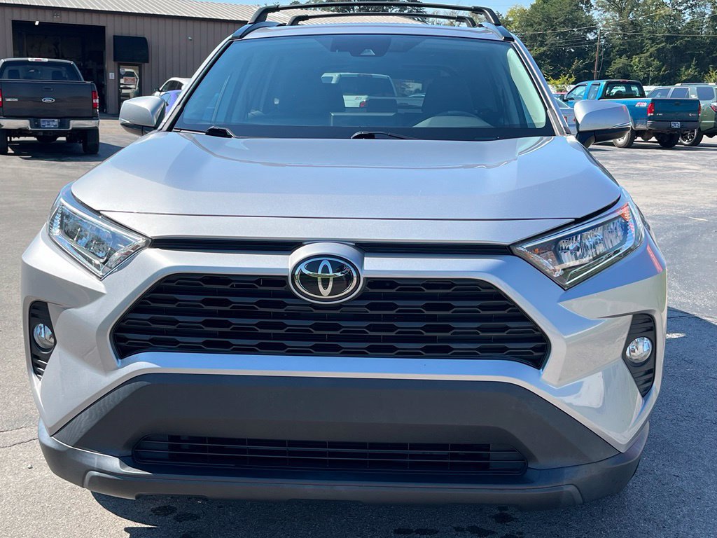 Used 2021 Toyota RAV4 XLE w/ Convenience Package AWD/4WD image 3