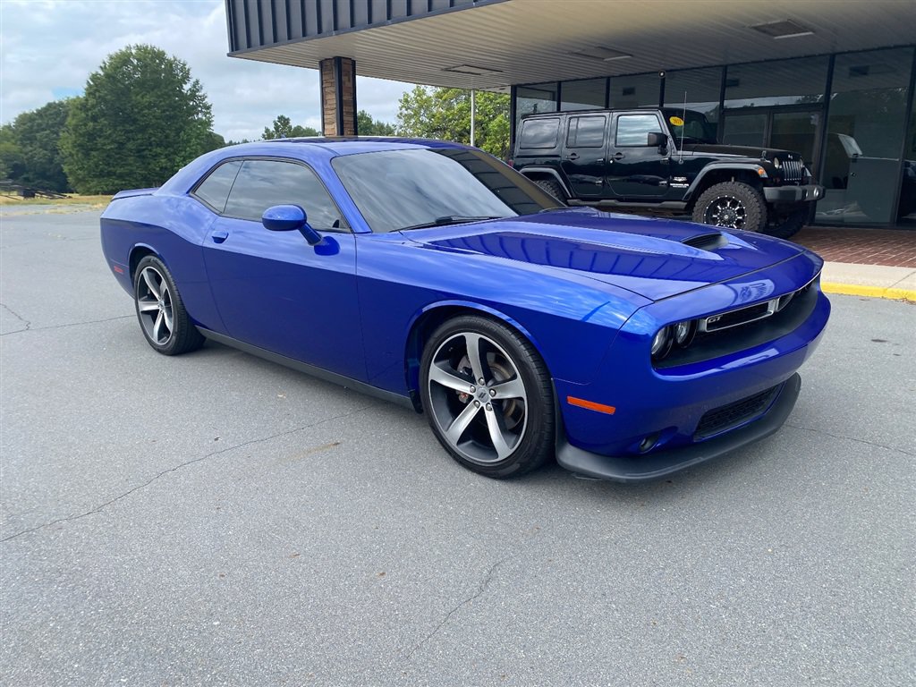 Used 2019 Dodge Challenger GT RWD image 2