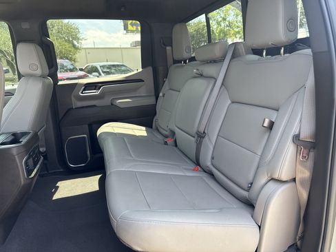 Used 2025 GMC Sierra 1500 SLT AWD/4WD image 11