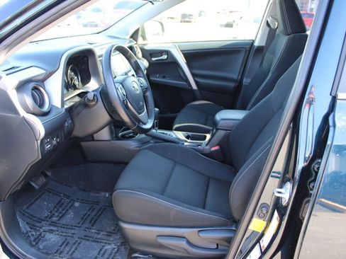 Used 2018 Toyota RAV4 XLE image 14