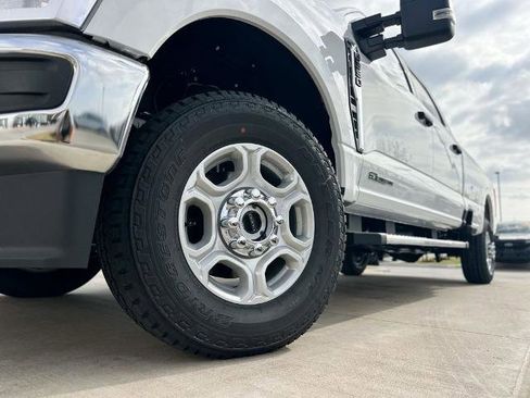 New 2026 Ford F350 XLT w/ FX4 Off-Road Package image 24