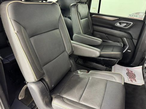 Used 2023 Chevrolet Suburban Premier AWD/4WD image 36