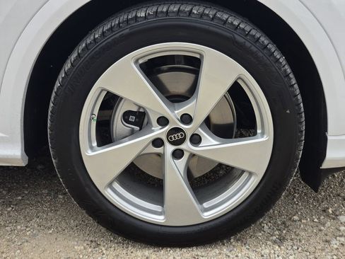 New 2025 Audi Q5 Prestige image 16