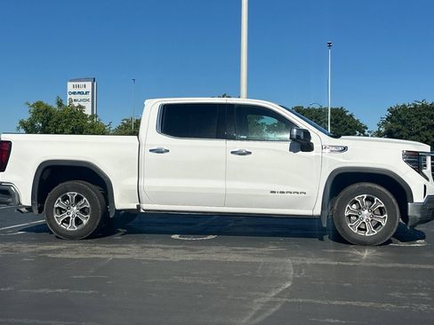 Used 2025 GMC Sierra 1500 SLT RWD image 3