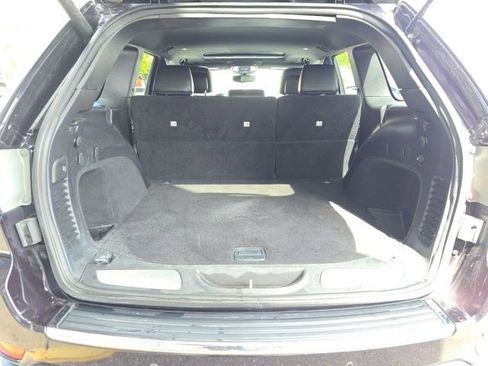 Used 2019 Jeep Grand Cherokee Limited image 34