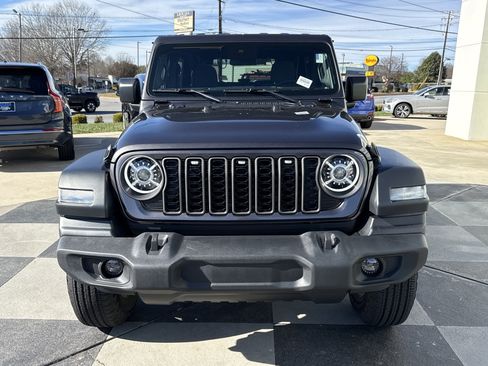 Used 2024 Jeep Wrangler Sport image 3